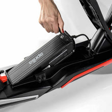 Laden Sie das Bild in den Betrachter der Galerie, Trottinette électrique Aprilia ESR1