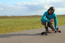 Load image into Gallery viewer, Skateboard éléctrique Curve V4 longboard 
